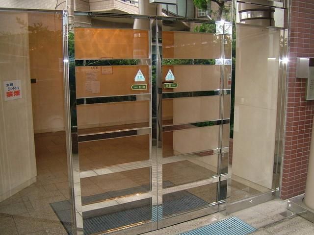 エントランス　安心のオートロック