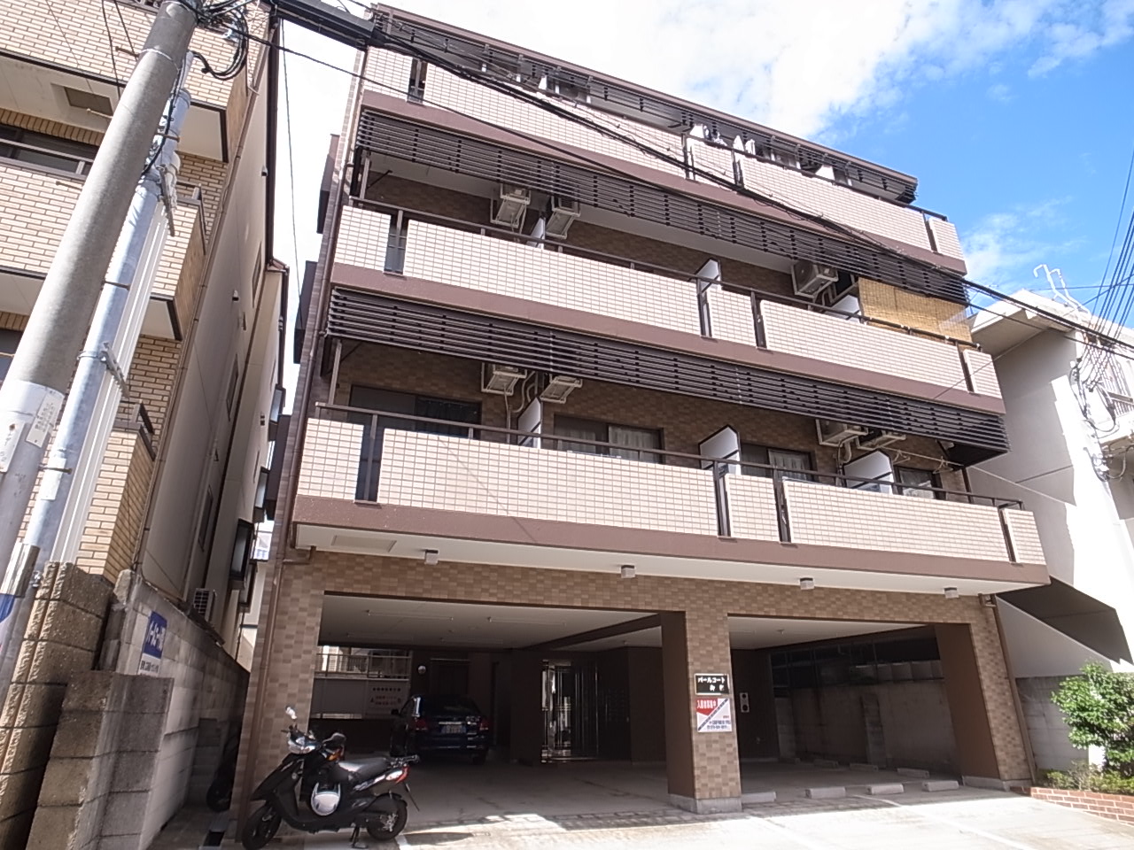 建物外観　オートロック　エレベーター