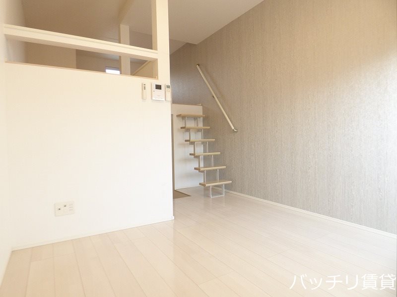 居室・リビング　同型タイプの為現状を優先致します。
