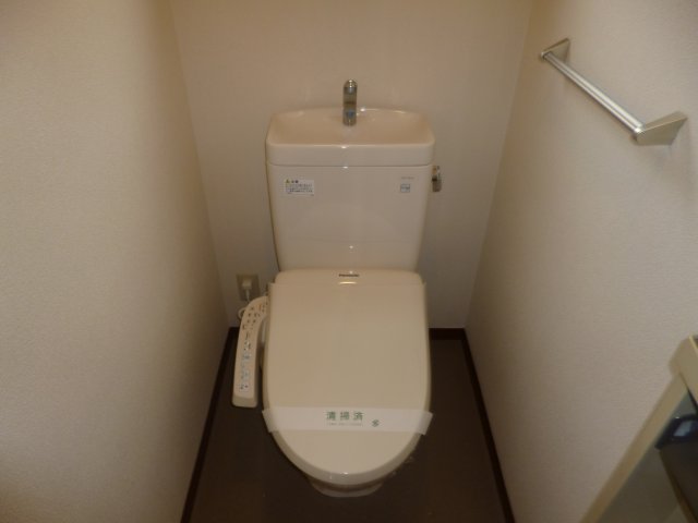 トイレ　温水洗浄便座
