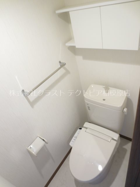 トイレ　温水洗浄便座完備