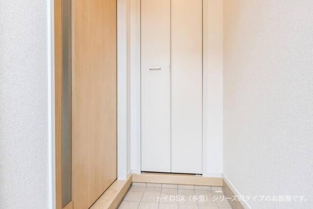 玄関　玄関（同タイプ）
