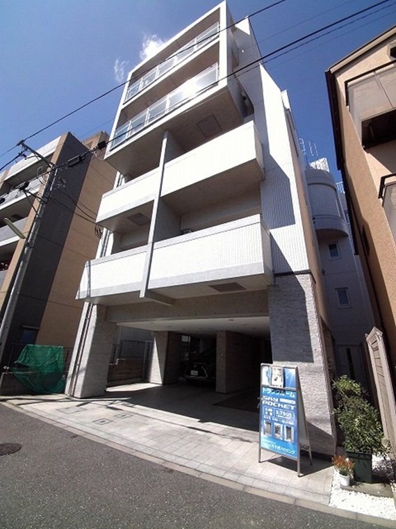 建物外観　重厚感のある外観