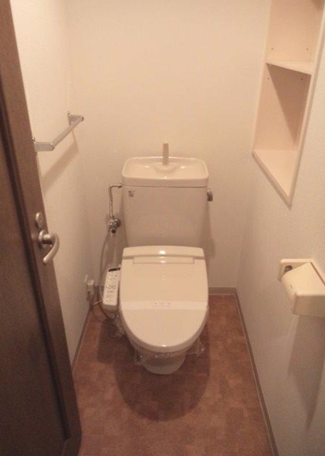 トイレ　参考写真（同建物別部屋のものです）