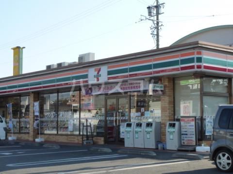 コンビニ　セブンイレブン 浜松鴨江3丁目店（コンビニ）まで242m