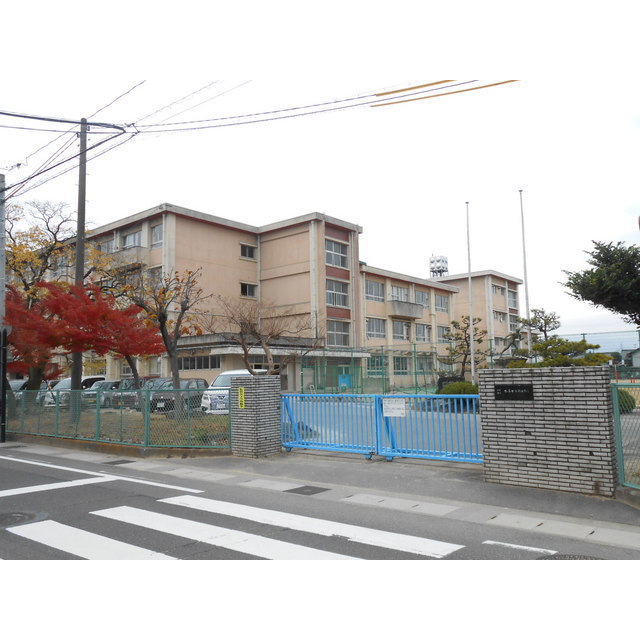 中学校　本荘中学校（中学校）まで2600m