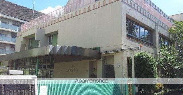 幼稚園・保育園　万代幼稚園（幼稚園・保育園）まで329m