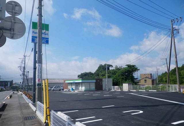 コンビニ　ファミリーマート御殿場川島田南（コンビニ）まで900m