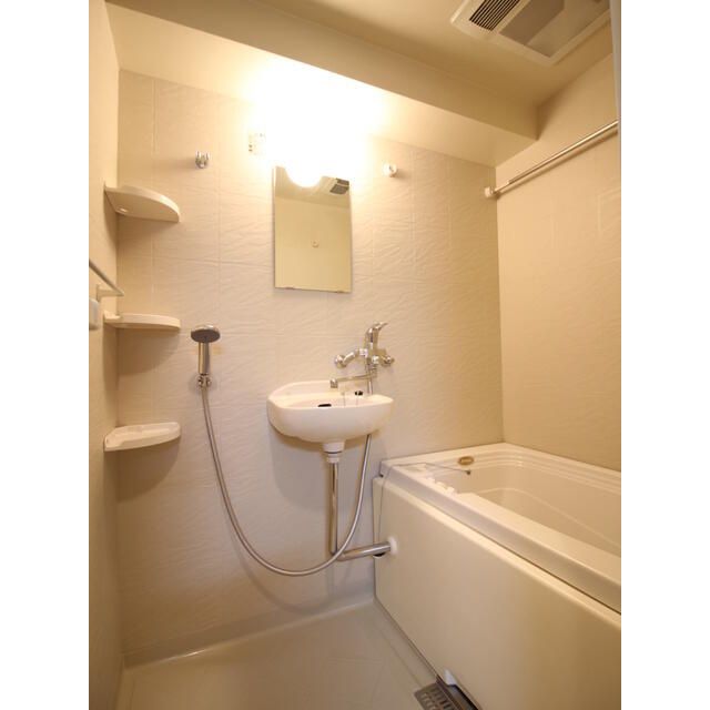 洗面設備　※別部屋の参考写真です。