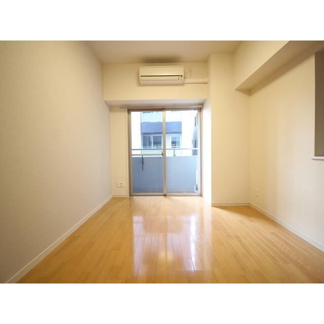 居室・リビング　※別部屋の参考写真です。