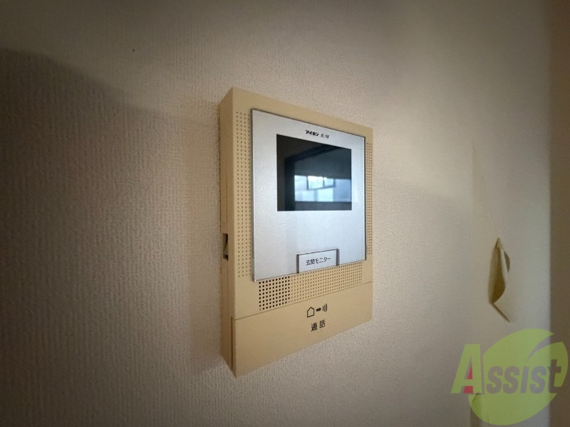 セキュリティ　ＴＶモニター付インターホンです。来客者の顔が見えるので安心！