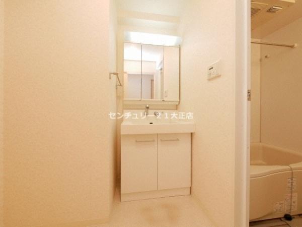 洗面設備　反転タイプのお部屋の参考写真