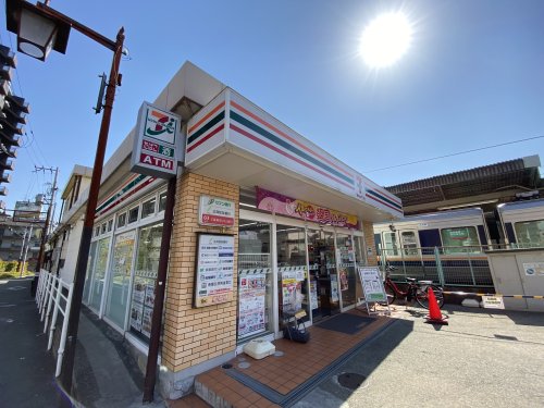 コンビニ　セブンイレブン　JR四条畷駅東口店（コンビニ）まで821m