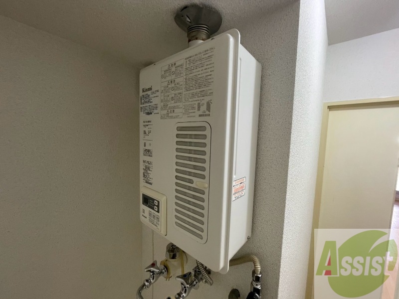その他設備　給湯器は簡単操作で温度調整ができますよ。