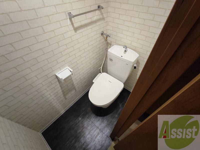 トイレ　こちらはトイレです。清潔感があり、安心して使用できます。