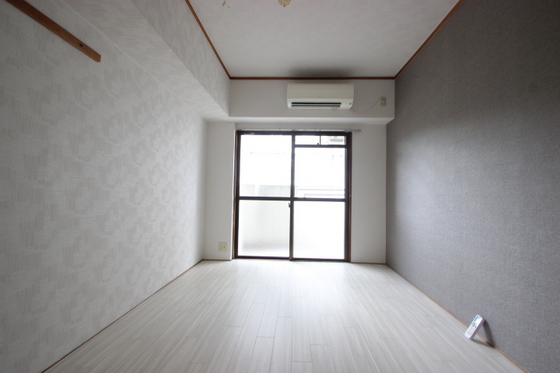 居室・リビング　※別部屋の写真です