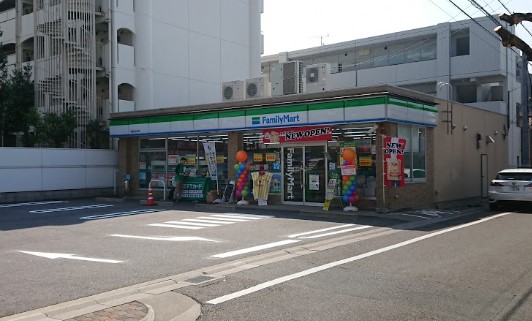 コンビニ　ファミリーマート 御器所通三丁目店（コンビニ）まで118m
