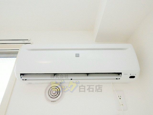 その他設備　夏も快適なエアコン付きです♪
