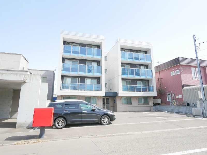 建物外観　都市ガス・ネット無料の大人気のデザイナーズマンションです♪