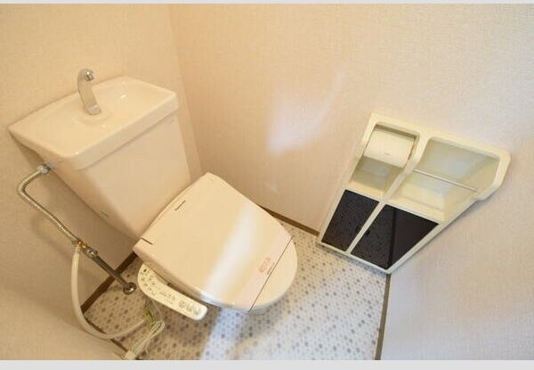 ＪＲ東海道本線 摂津本山駅 徒歩4分 3階建 築29年のトイレ写真