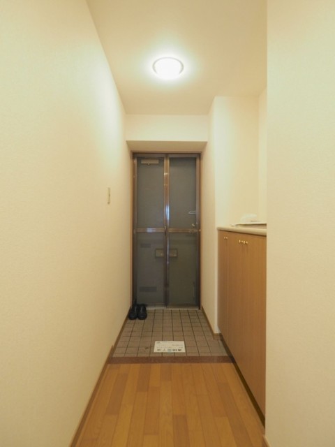 その他　玄関、網戸付き