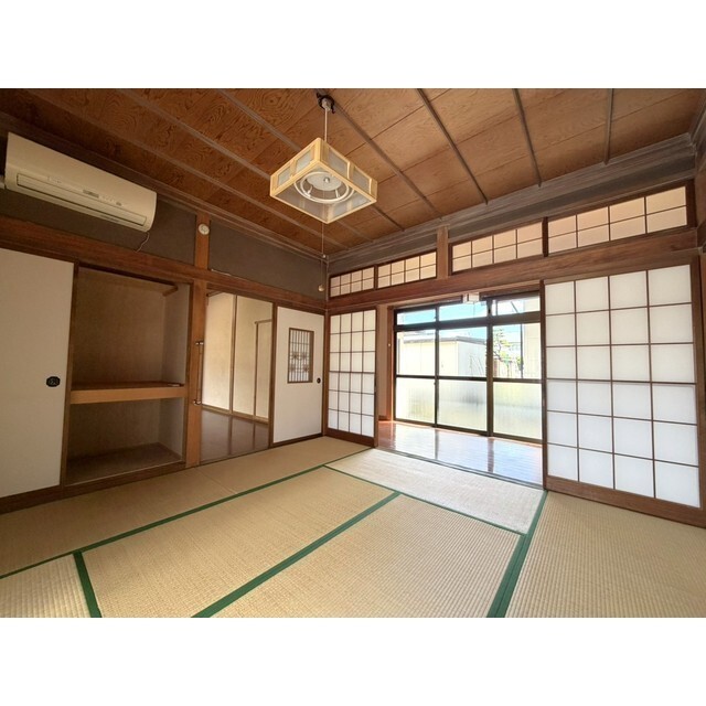 島立貸家の居間写真