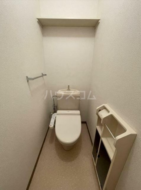 ヴィラ・サザンクロス E棟のトイレ写真