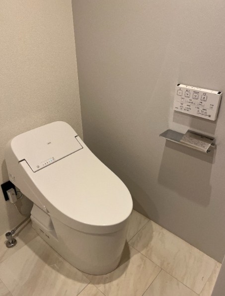 東京メトロ日比谷線 広尾駅 徒歩10分 5階建 築6年のトイレ写真