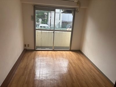 ヴェスタ天神橋の居間写真