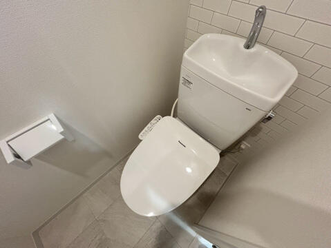 西武池袋線 入間市駅 徒歩10分 2階建 築1年のトイレ写真
