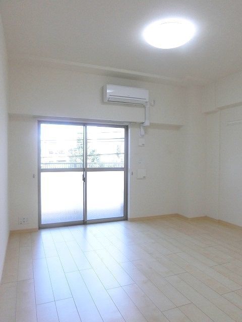 ザックス静岡駅前の居間写真