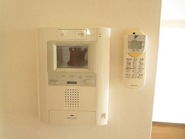 セキュリティ　モニター付きインターフォン参考画像