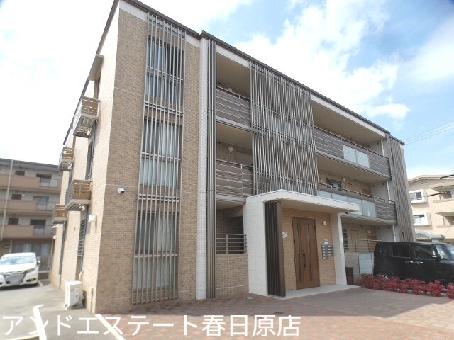 ＪＲ鹿児島本線 春日駅 バス乗車時間：14分 最寄りバス停で下車 徒歩1分 築11年