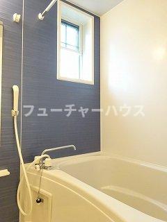 バス・シャワールーム　コンパクトで使いやすいお風呂です