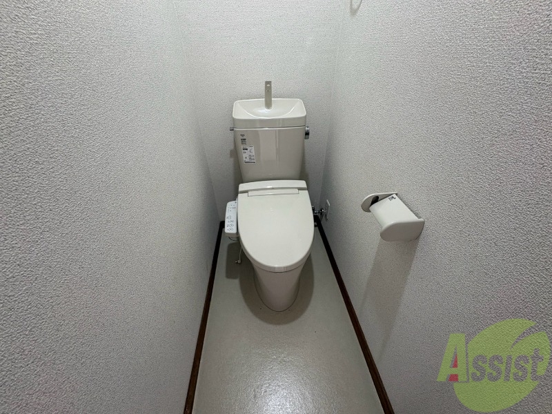 トイレ　こちらはトイレです。清潔感があり、安心して使用できます。