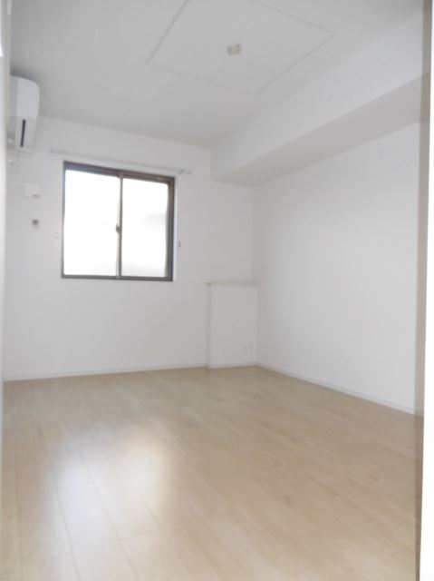居室・リビング　広々としたお部屋です。