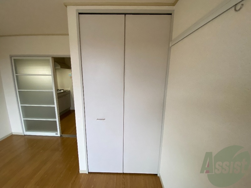 収納　こちらが収納です。荷物がたくさん入り便利です。