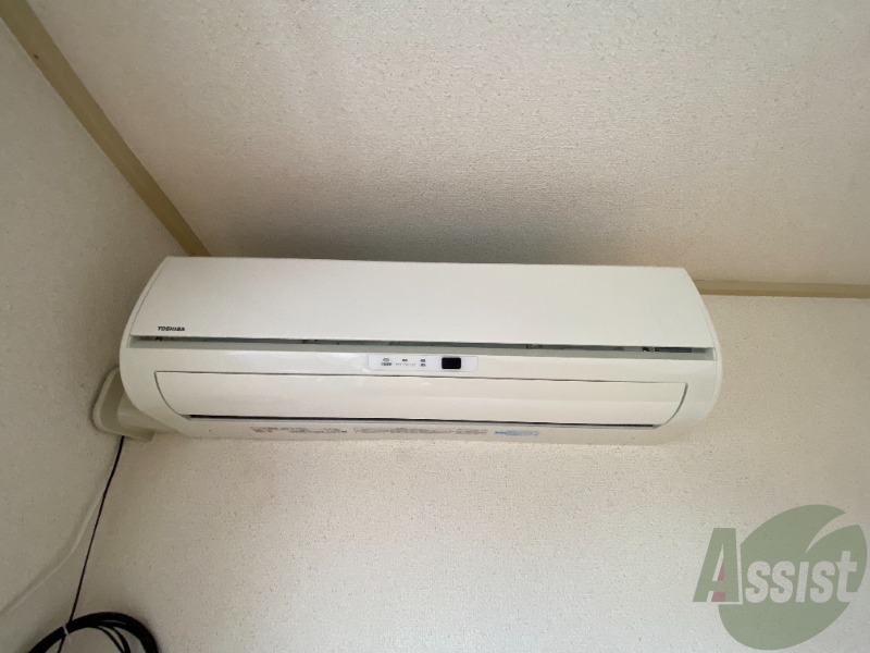 その他設備　部屋にはエアコンがあり、暑い日や寒い日も安心です。