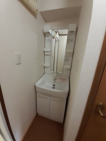 洗面設備　明るい洗面所です★