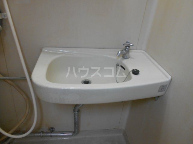 【名古屋市南区三条のアパートの洗面設備】