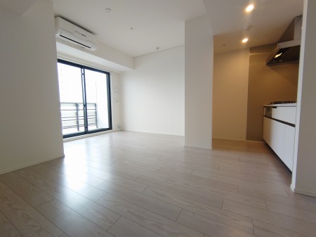 居室・リビング　※写真は類似間取り別部屋。色味等異なる場合があります。