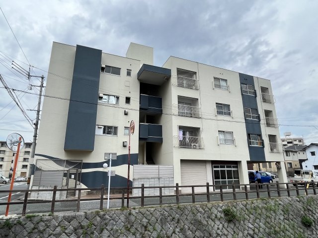 槻田コーポA棟の建物外観