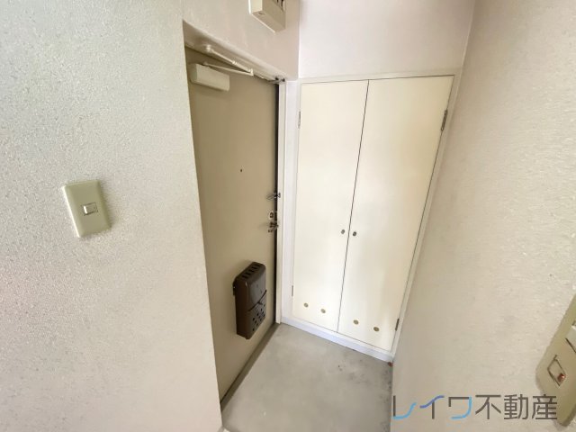 玄関　収納もある玄関です