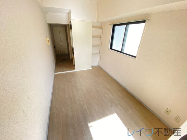 居室・リビング　こちらの居間で趣味の時間をお楽しみください