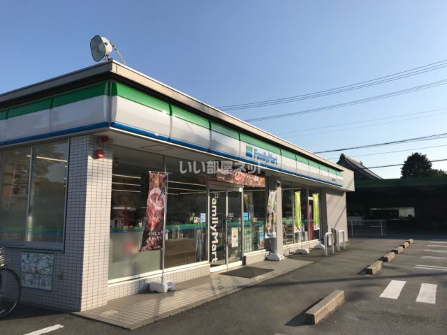 【松阪市射和町のアパートのコンビニ】