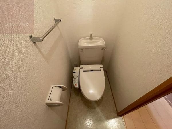【レフィナードカルチェ　B棟のトイレ】