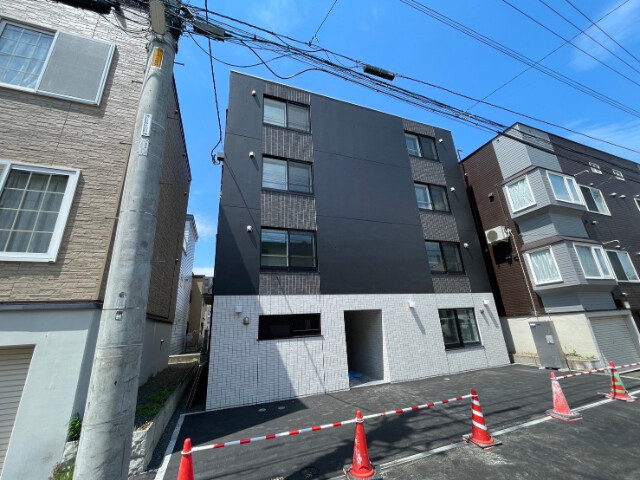 【クレスト2の建物外観】