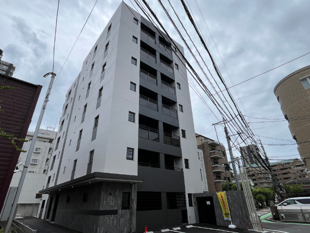 【ＭＯＤＥＲＮ　ＰＡＬＡＺＺＯ赤坂ＮＥＵＲＯの建物外観】