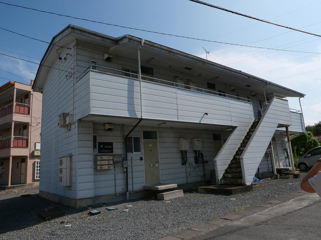 上田市長瀬のアパートの建物外観