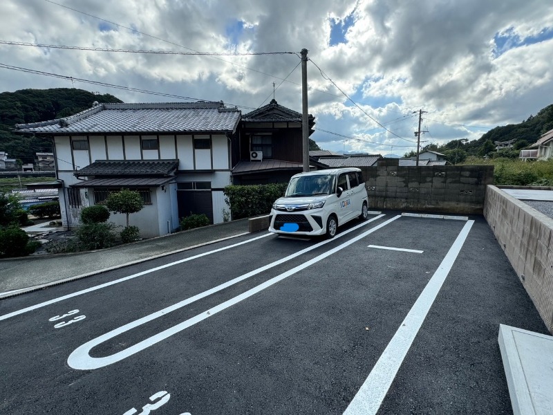 【宗像市平井のアパートの駐車場】